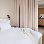 Aura アパートホテル
